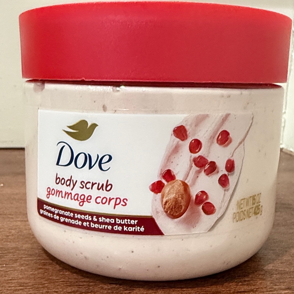NWT Pomegranate & Shea Butter Body Scrub